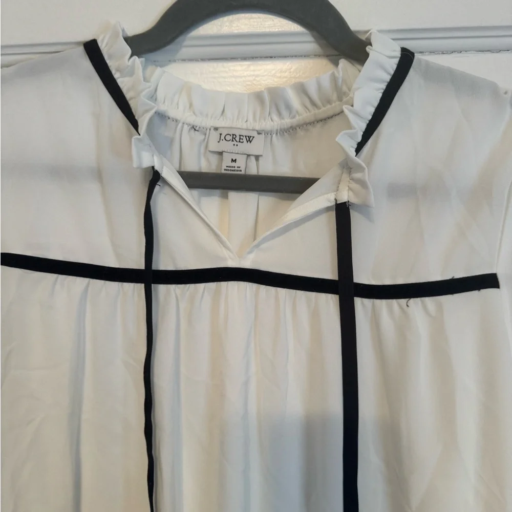 J. Crew White Long Sleeve Relaxed Blouse with Tie Front and Bib Collar - Picture 2 of 4